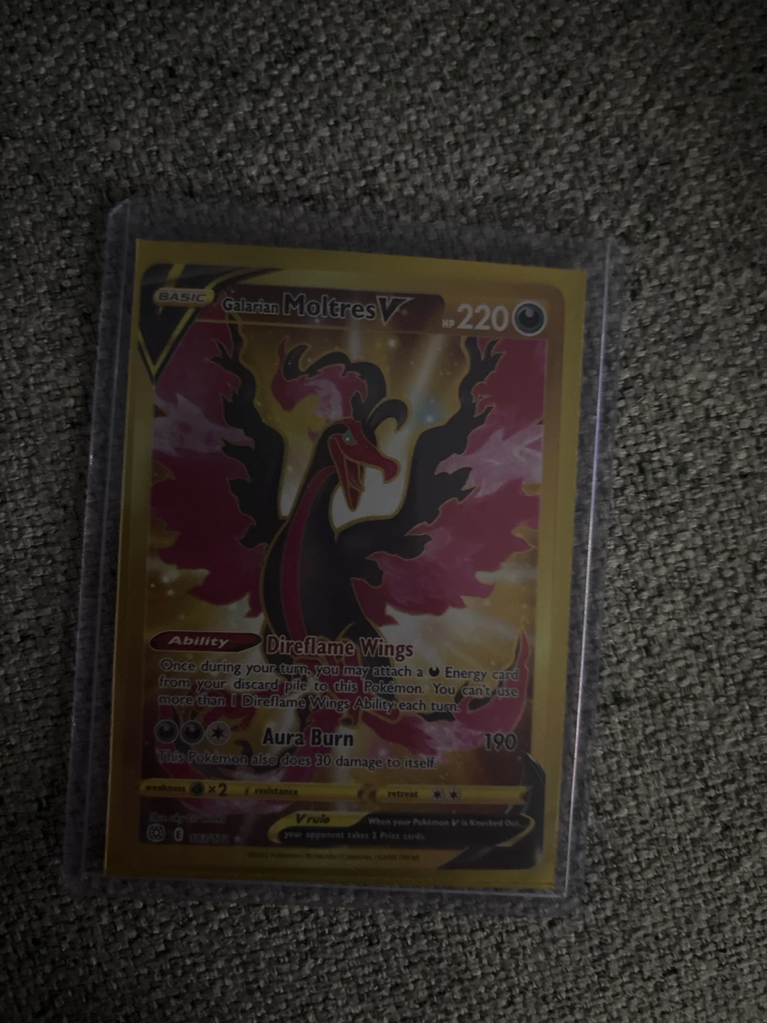 Galarian Moltres V Pokemon Card