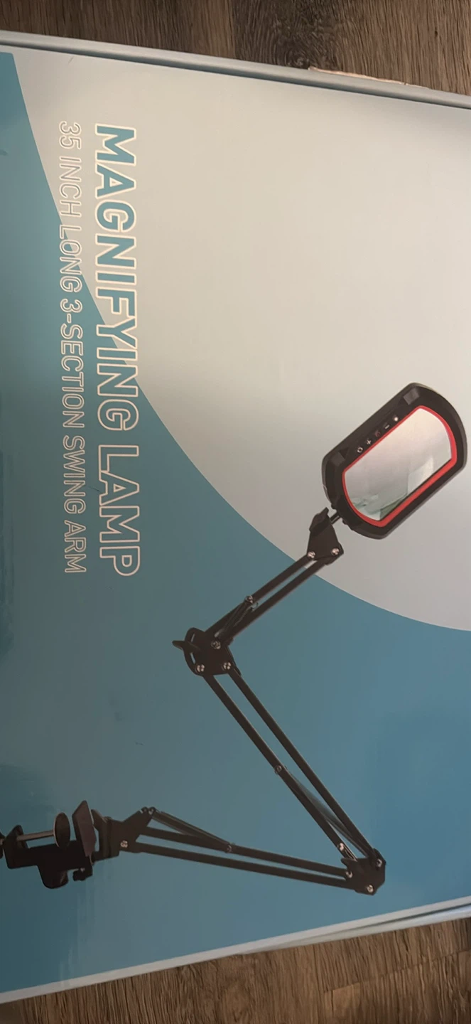 Kuurs Magnifying Lamp with Light