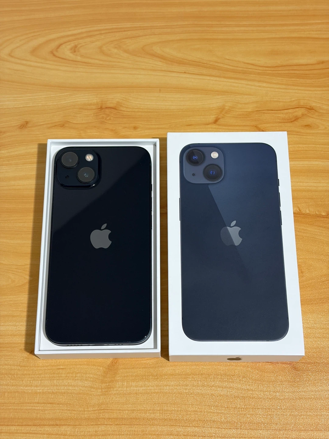 iPhone 13 128GB Midnight – Mint Condition + Box & Accessories