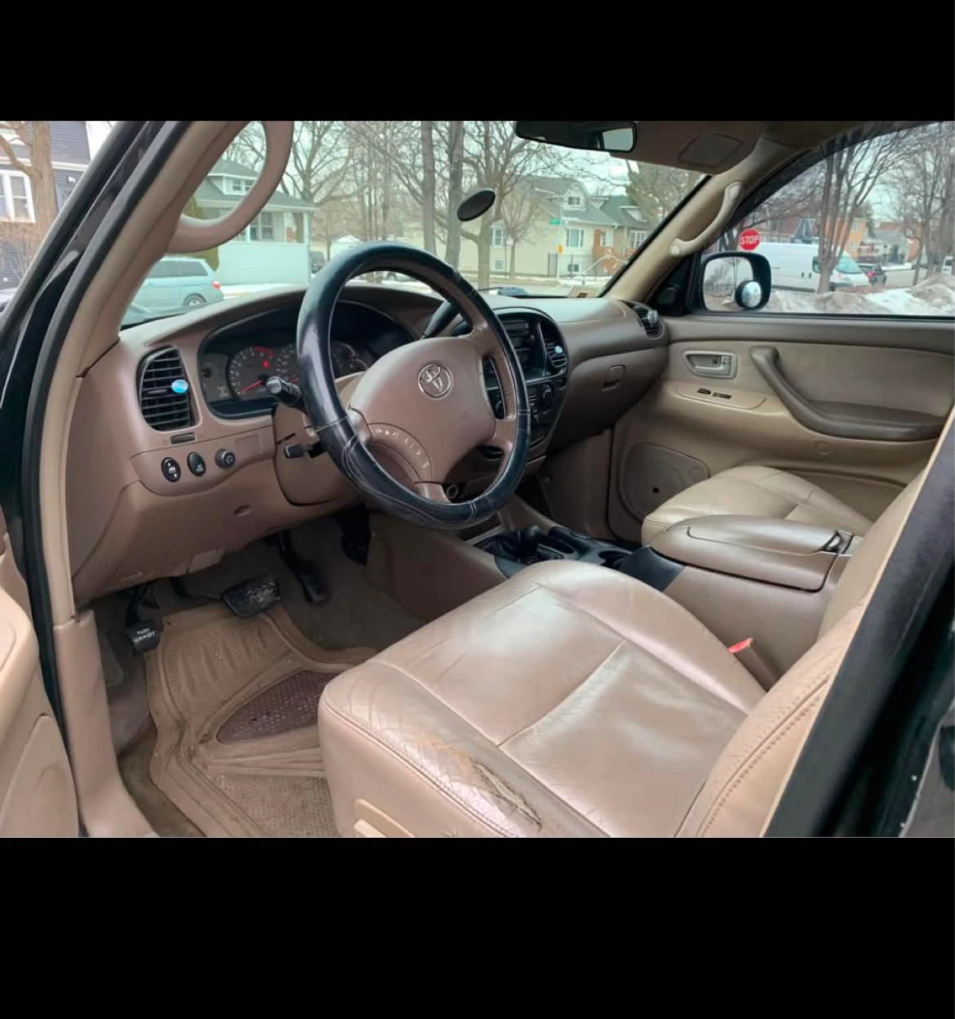 2005 Toyota Sequoia SR5 - photo 2