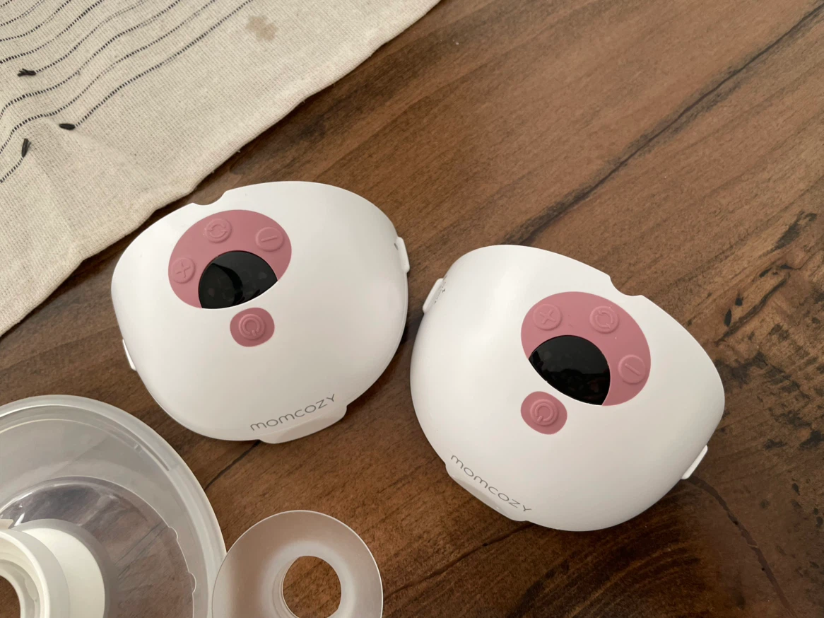 Momcozy M5 wearable Breast Pump / Lansinoh breastmilk bags - photo 3