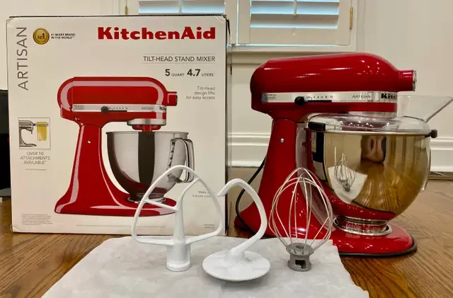 KitchenAid Artisan Tilt-Head Stand Mixer - Red