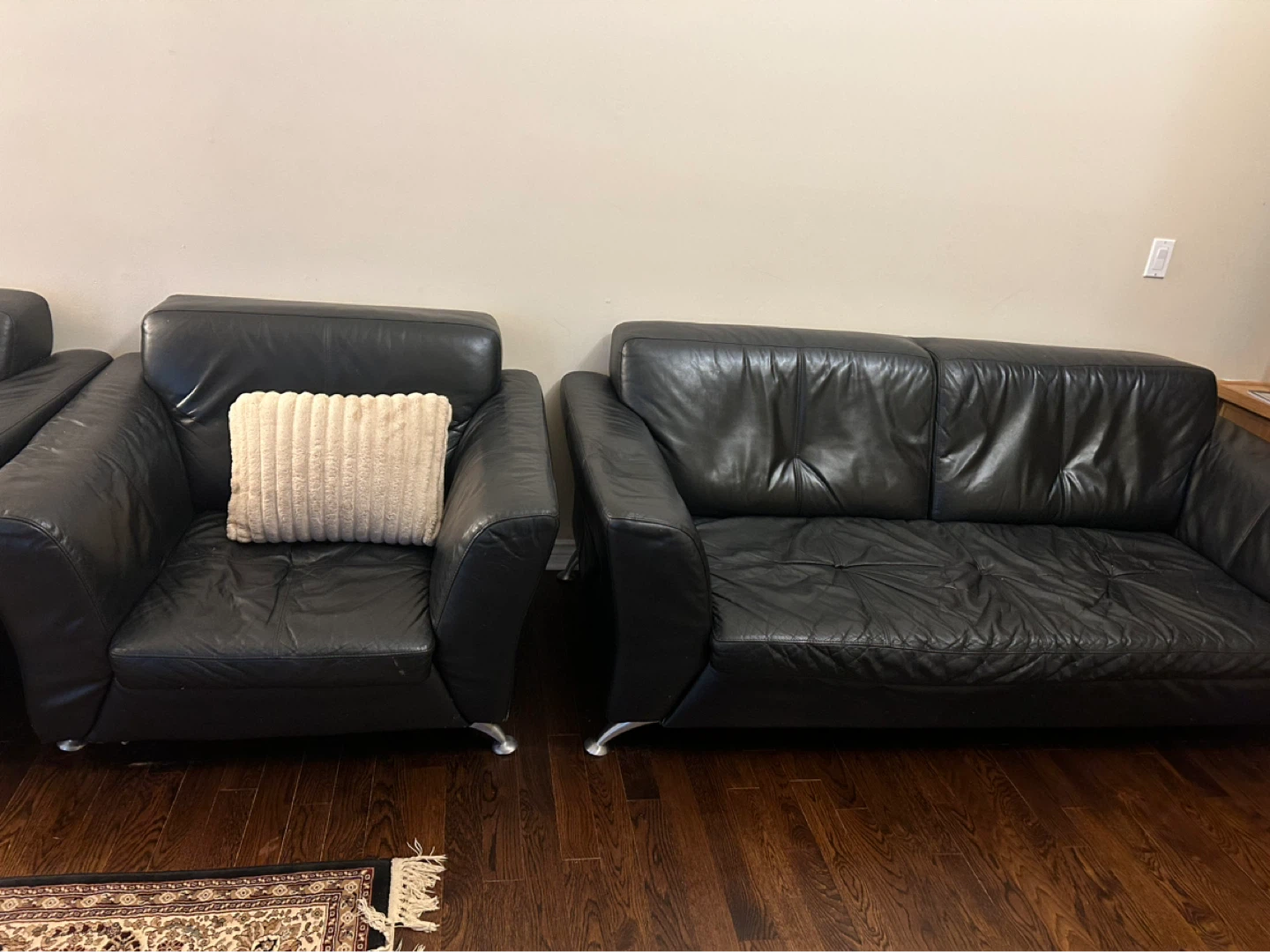 Black Leather Sofa and Armchairs Set - photo 3