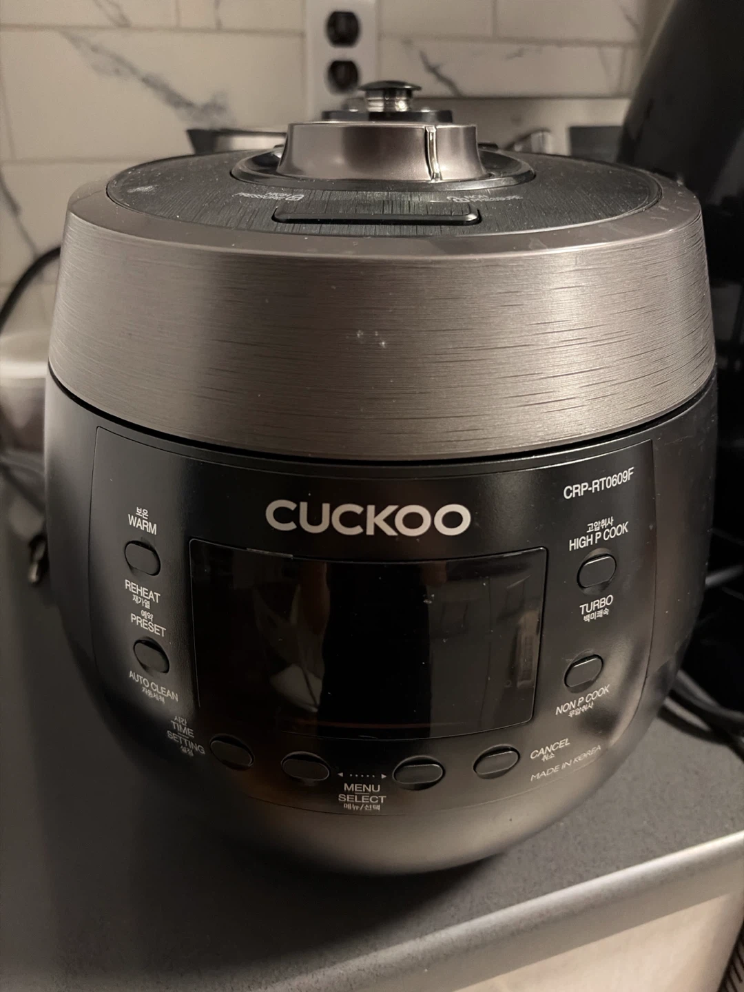 Cuckoo CRP-RT0609F Rice Cooker