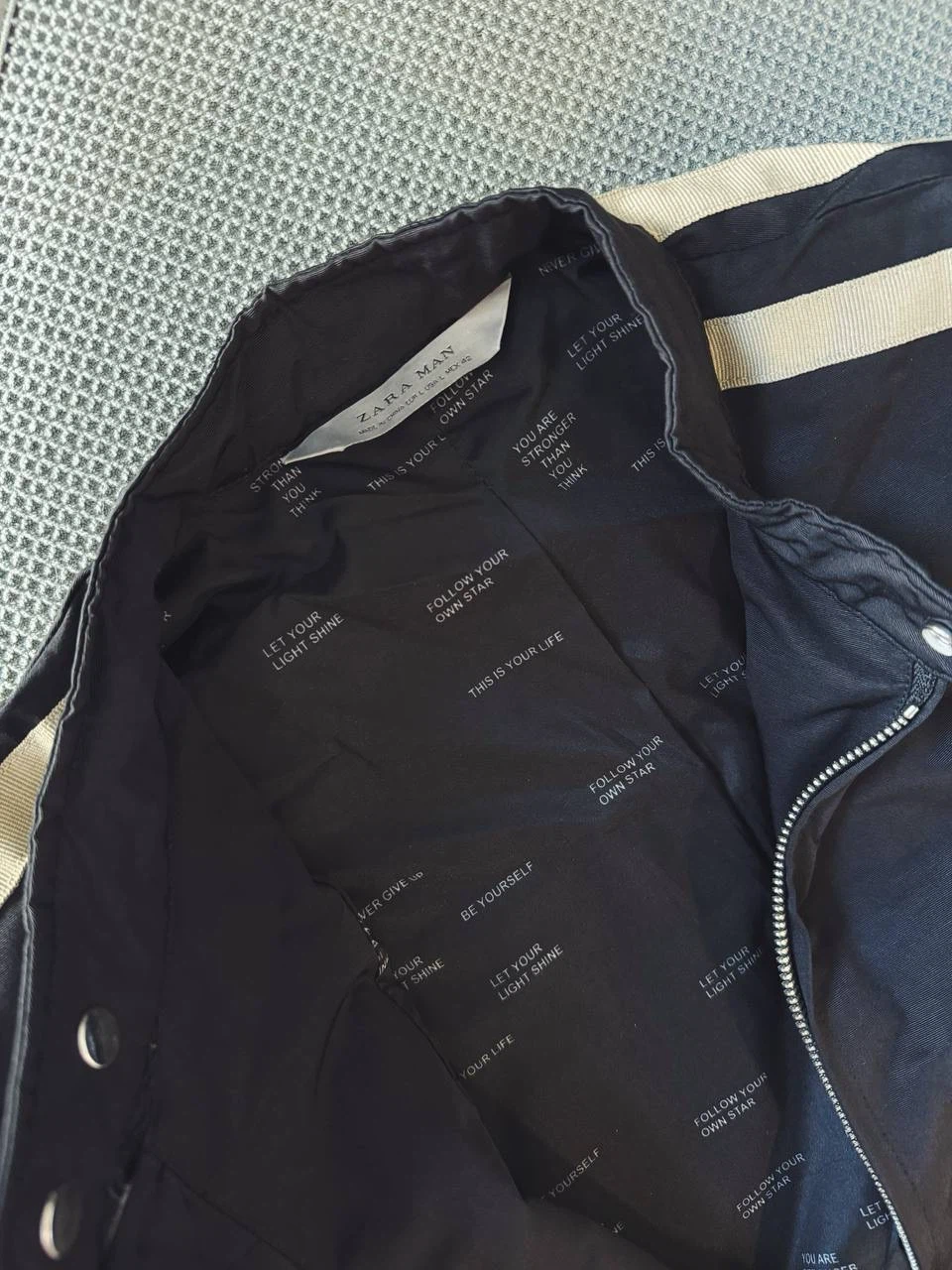 ZARA Man Black Jacket with Beige Stripes – Size L - photo 2
