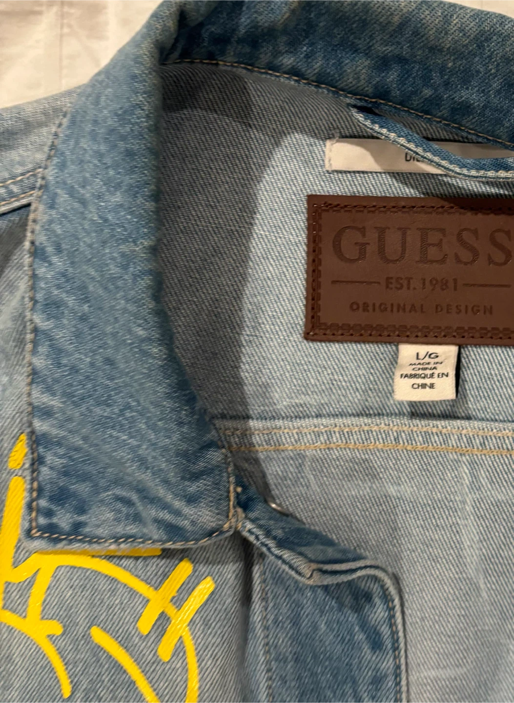 Guess Denim Jacket with Patches and Graphics - Size L - photo 5