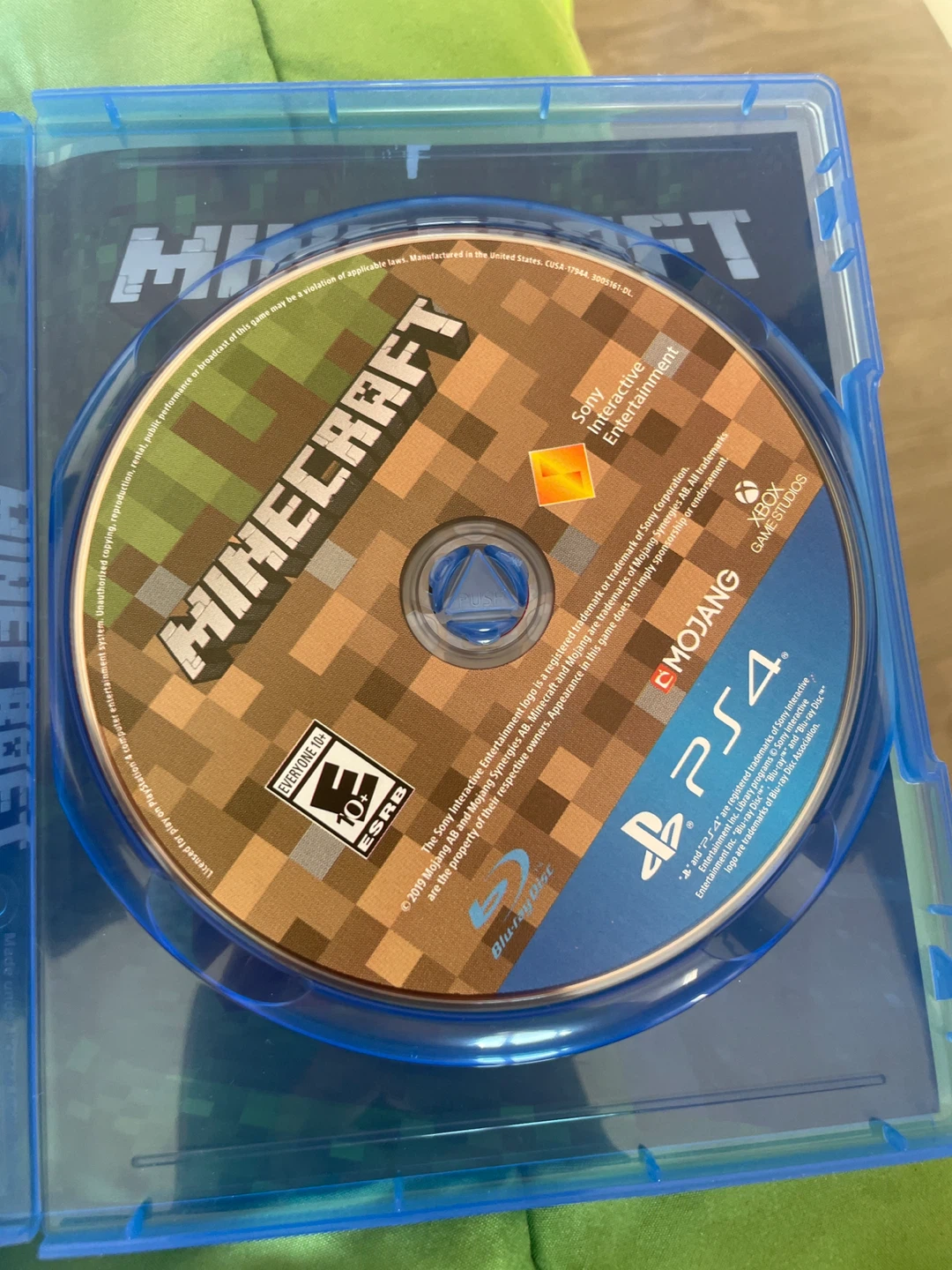 Minecraft Starter Pack PlayStation 4 Game - photo 3