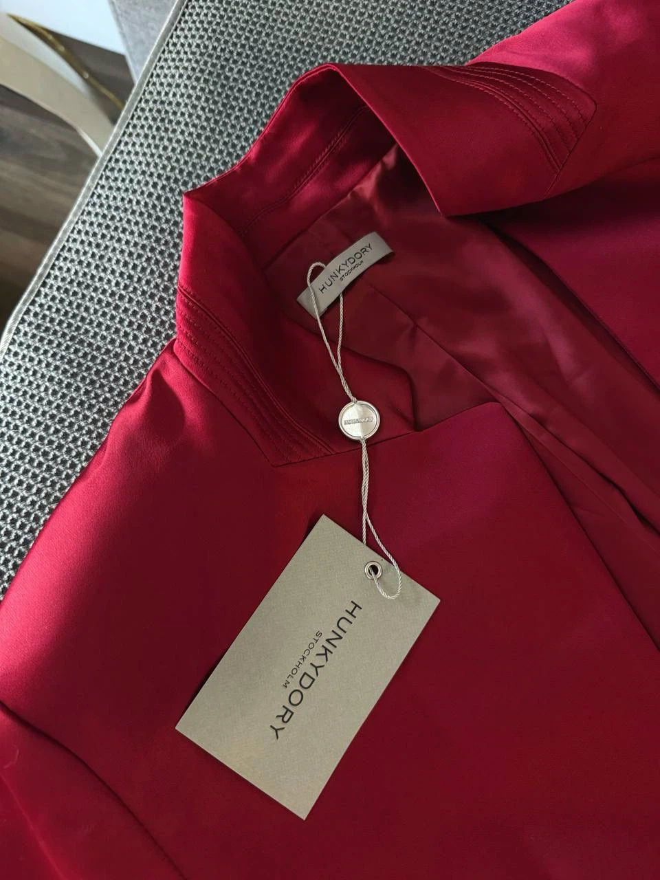 Hunkydory Red Satin Blazer – Size M - photo 2