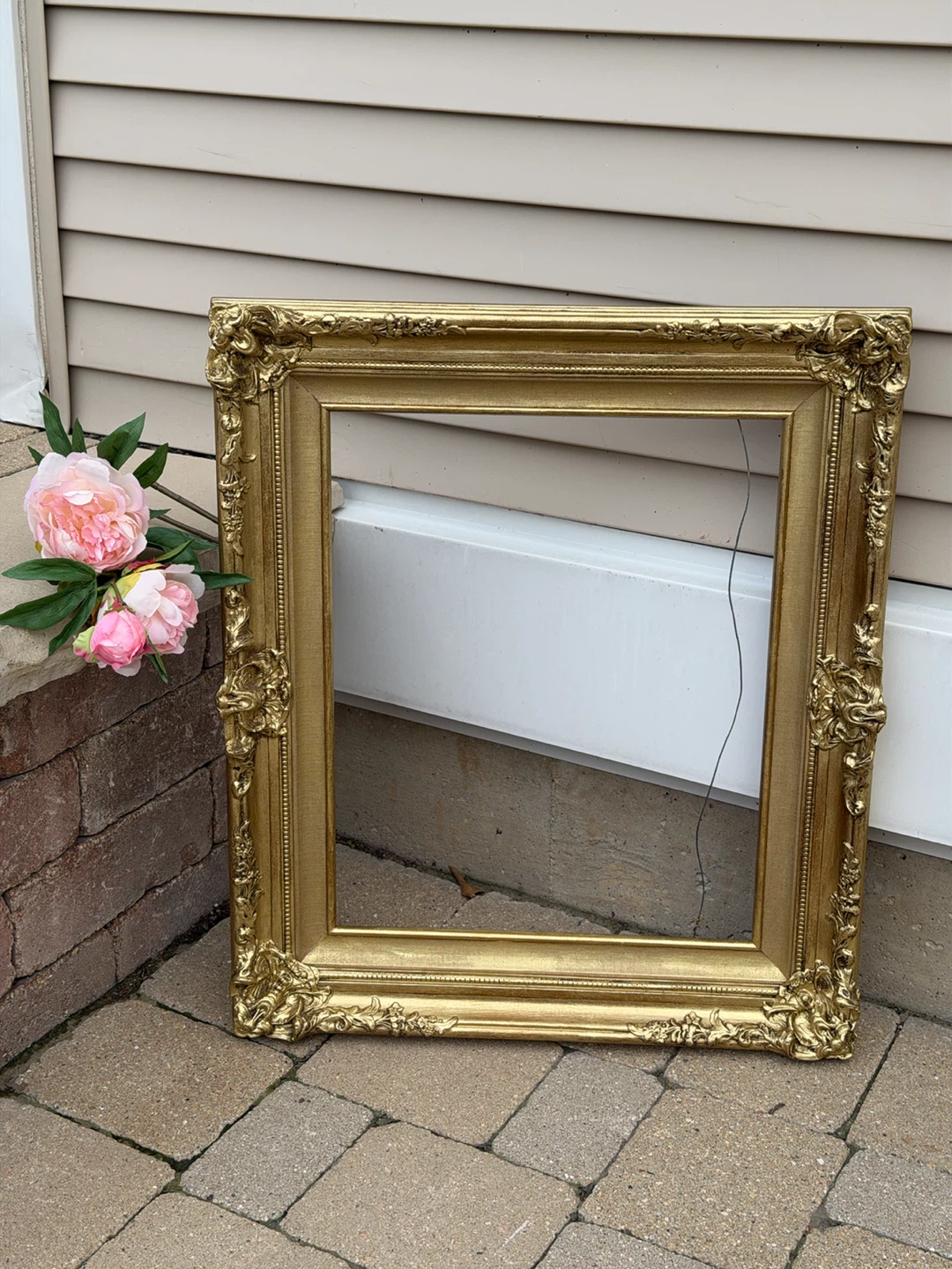 GORGEOUS ORNATE GOLD FRAME