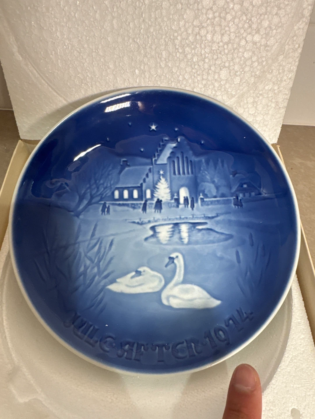 The price is per item. Bing & Grondahl Christmas Plate 1973 - photo 4