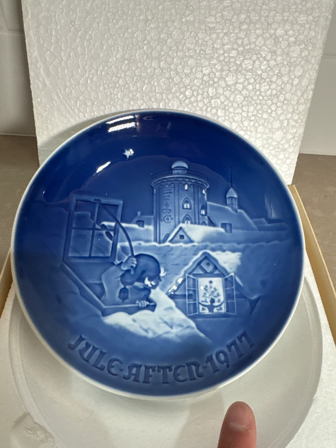 The price is per item. Bing & Grondahl Christmas Plate 1973 - photo 5