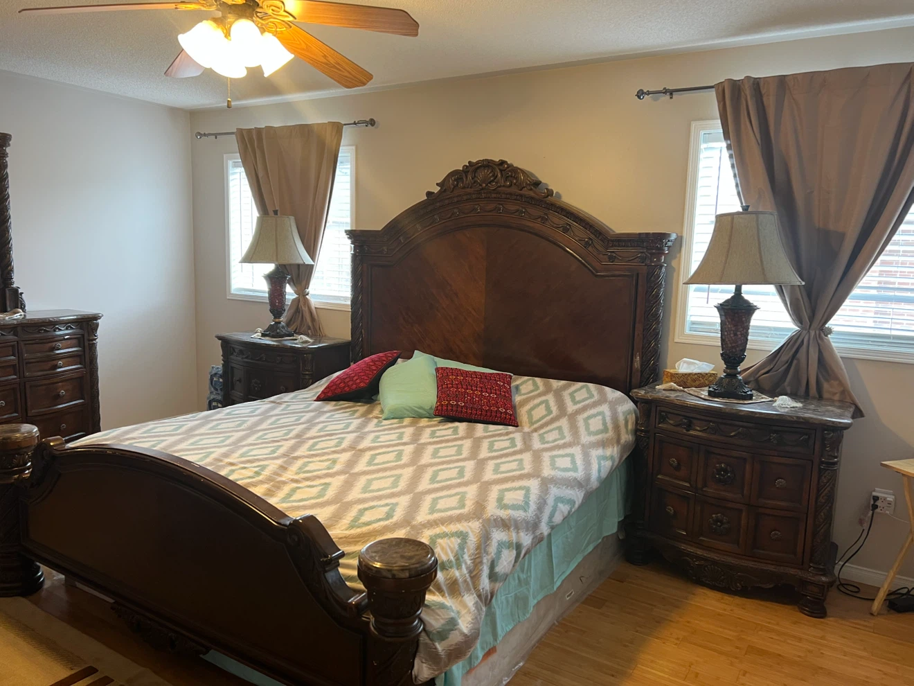 Ornate Dark Wood Full Bedroom - photo 2