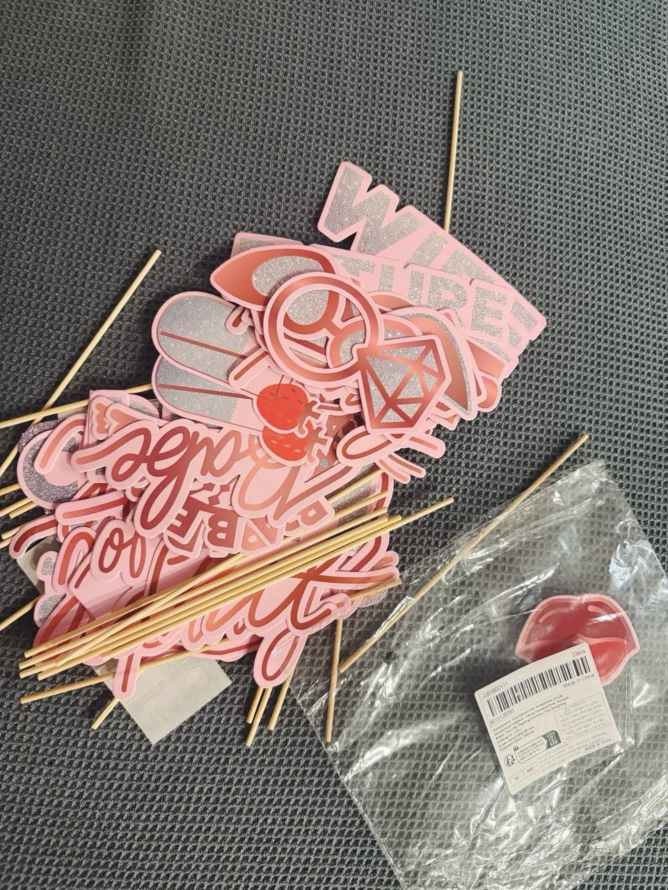 24 Piece Bachelorette Party Photo Booth Props - photo 5