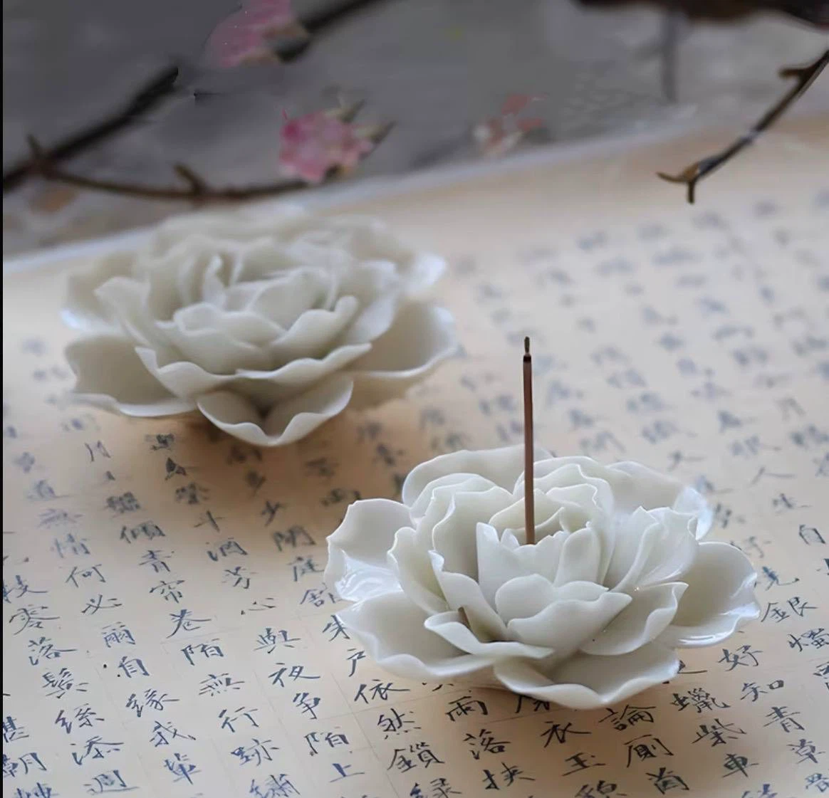 Mini white lotus incense holder - photo 5