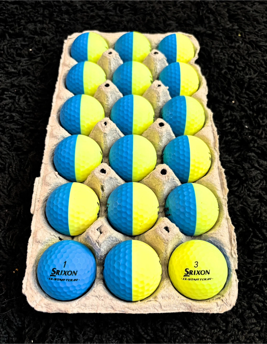 18 Srixon Q-Star Tour Divide Golf Balls