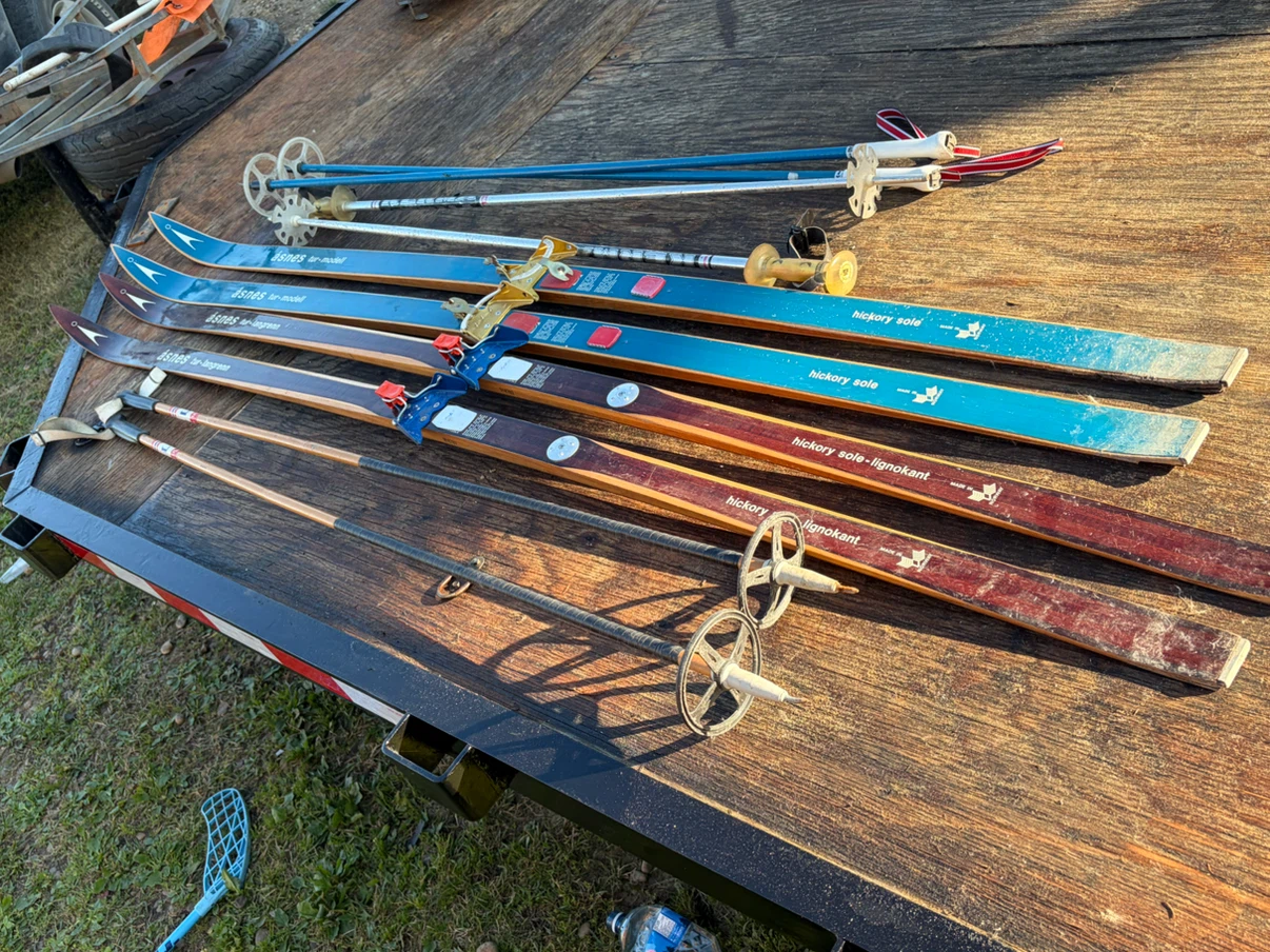 Åsnes Cross-Country Skis and Poles - photo 2