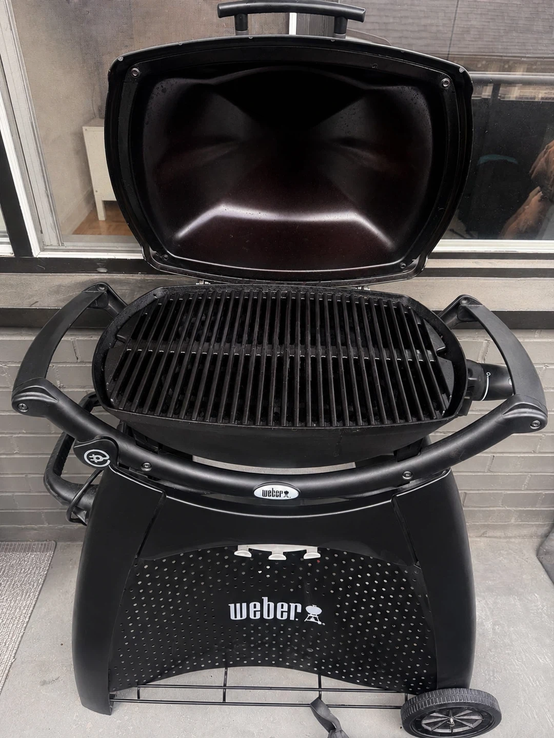 Weber Q 2400 Electric BBQ with Rolling Stand & Cover - photo 2