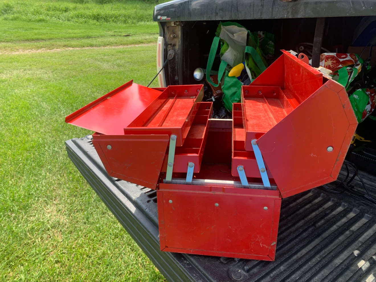 Red Craftsman Metal Toolbox - photo 3