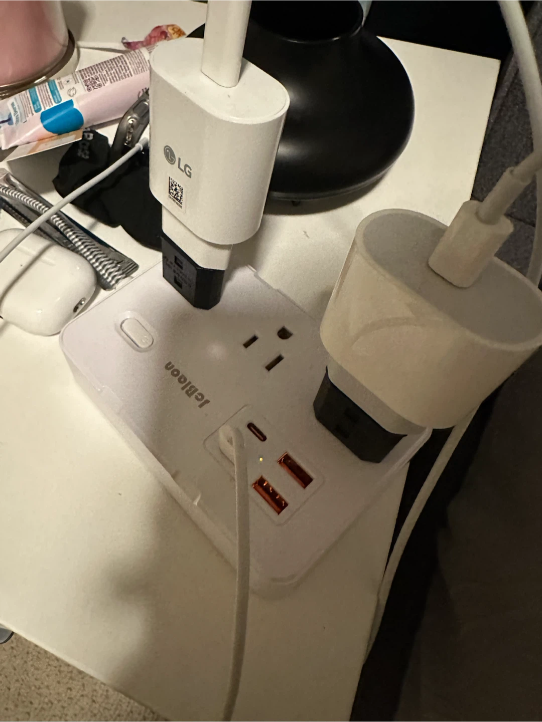 JelBoOn Power Strip with USB Ports