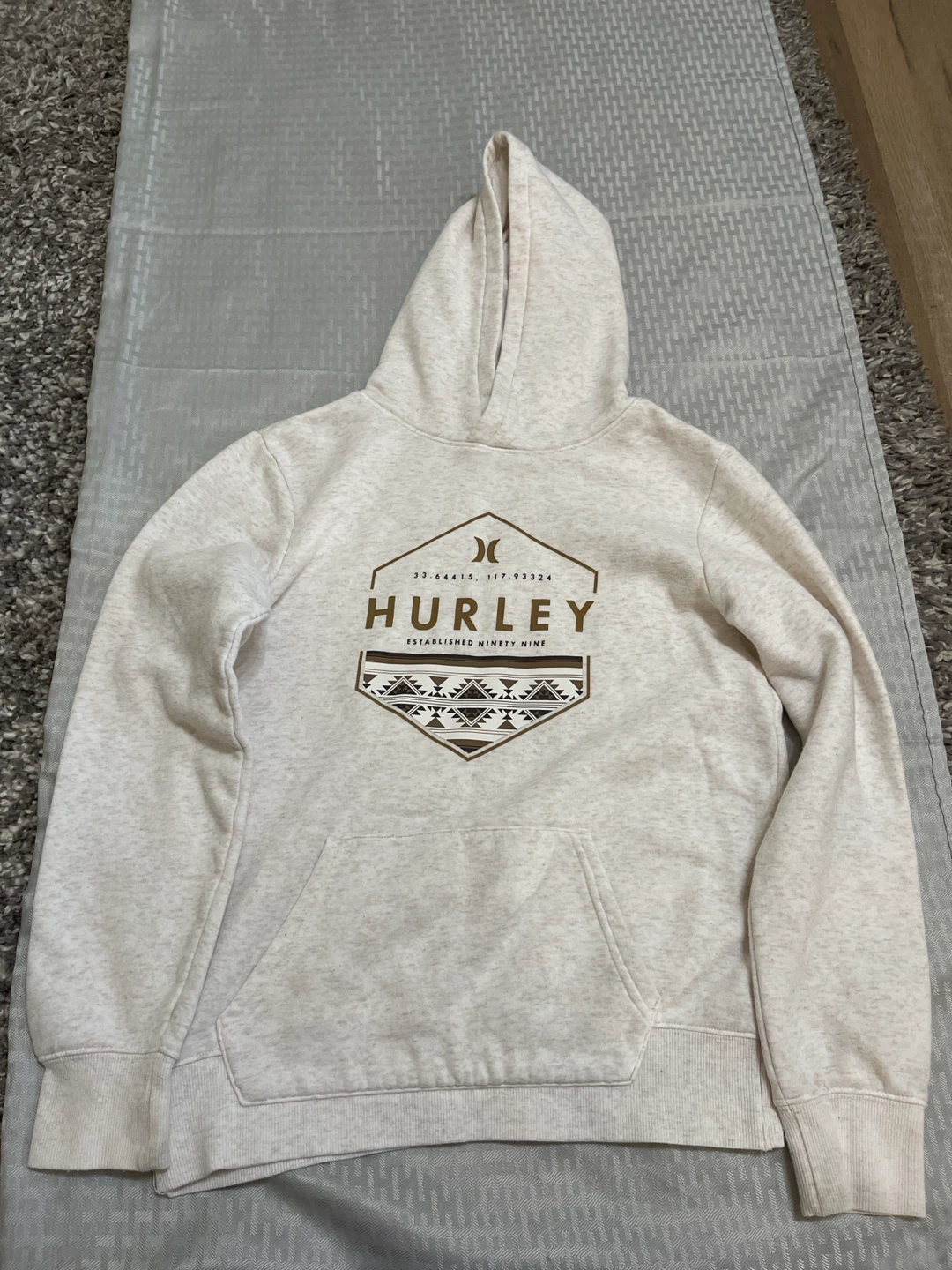 Hurley Hoodie and United Colors of Benetton Pants Bundle - photo 3