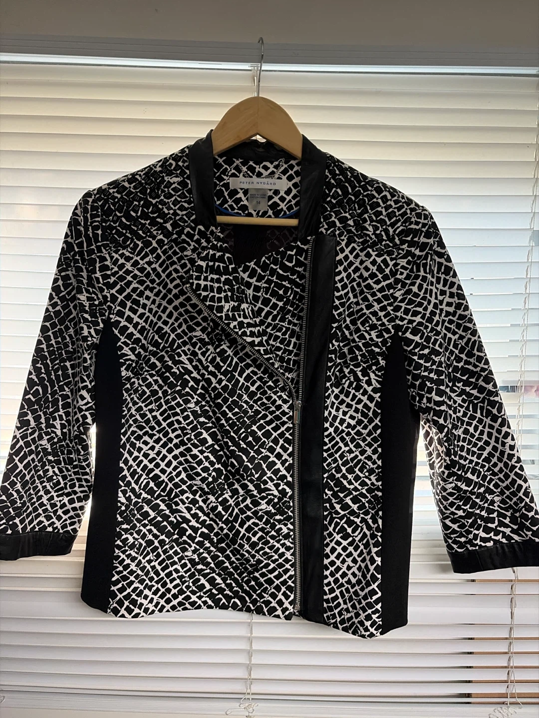 Peter Nygard Black & White Print Jacket
