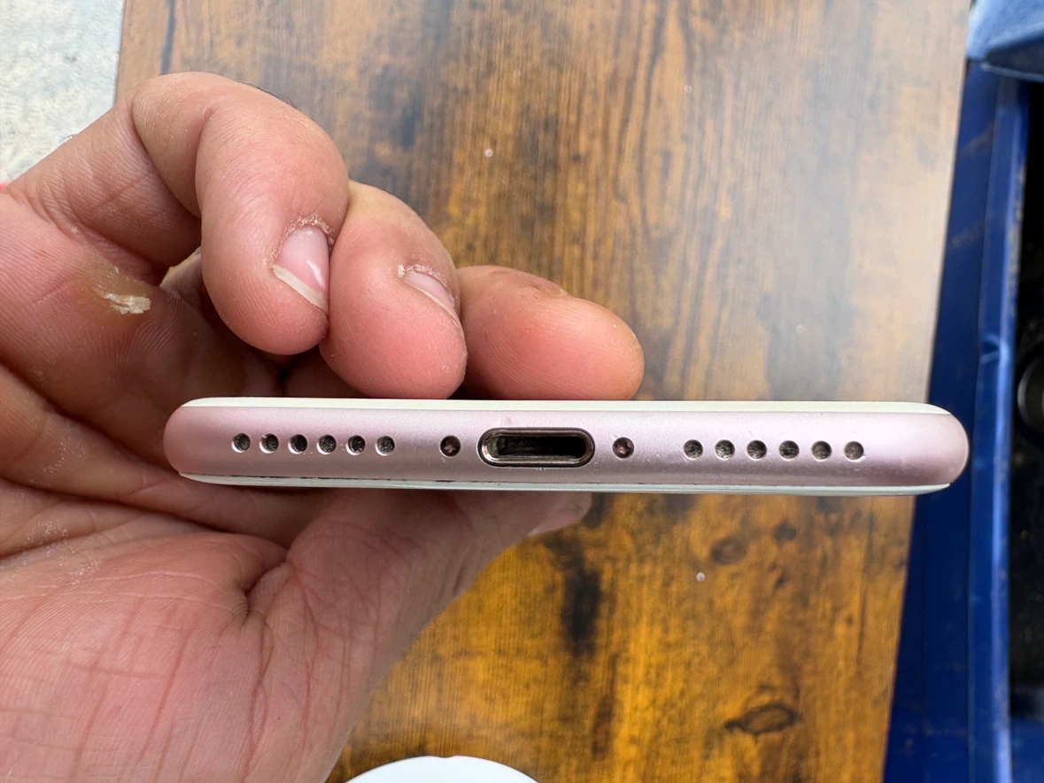 Apple iPhone 7 Rose Gold - photo 3