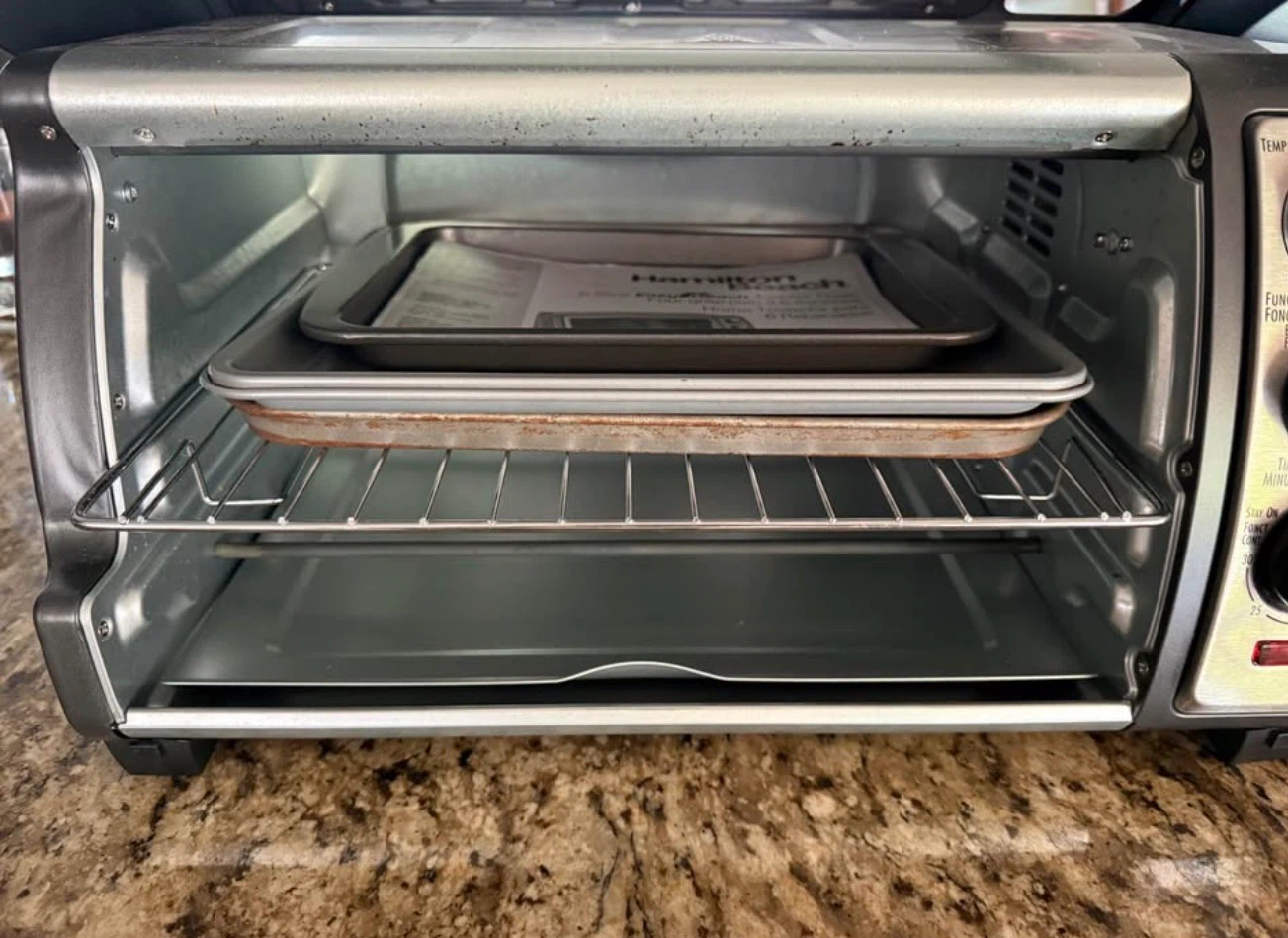 Hamilton Beach EasyReach Toaster Oven - photo 2