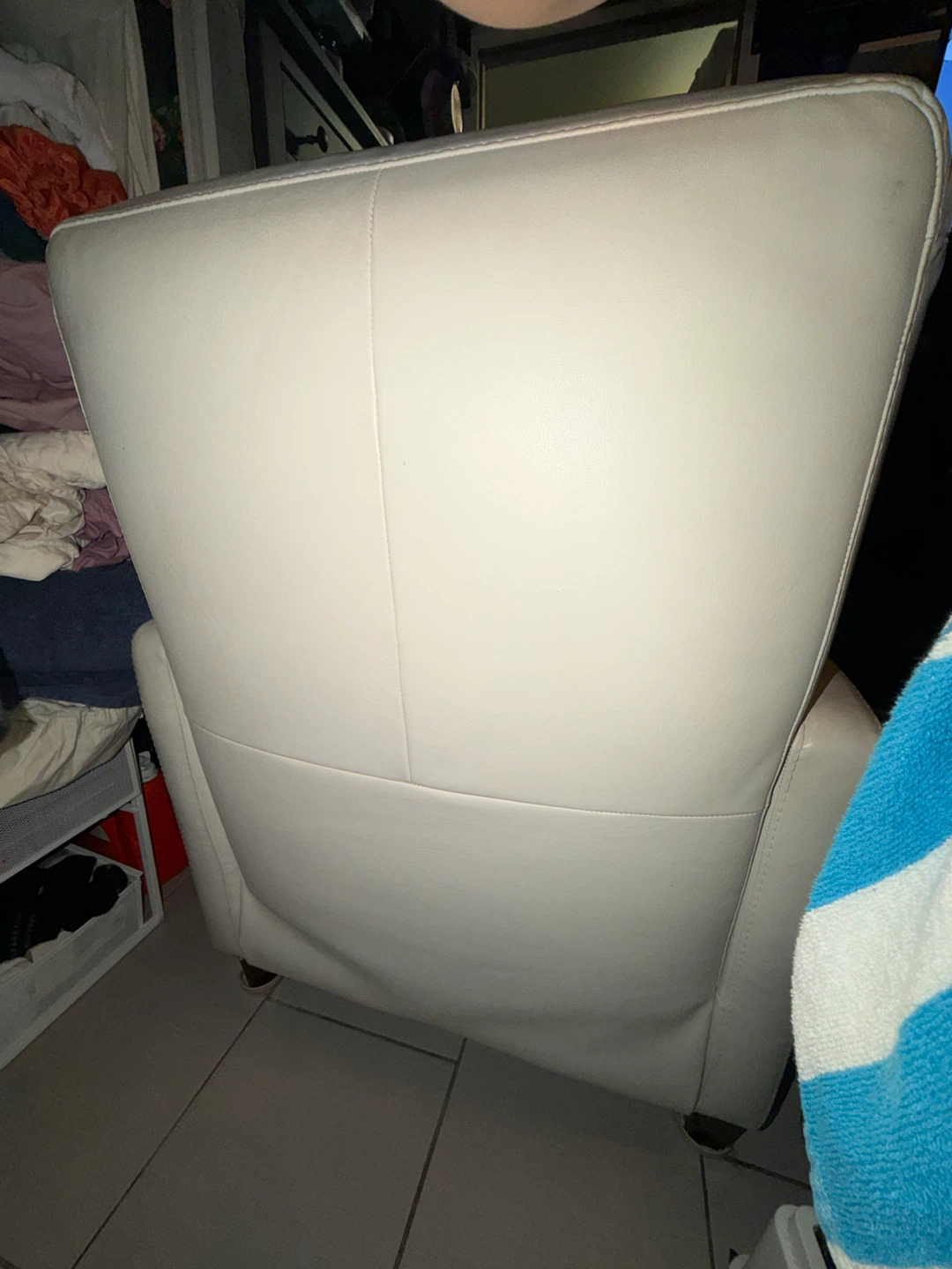 White Cream Leather Recliner Armchair - photo 4