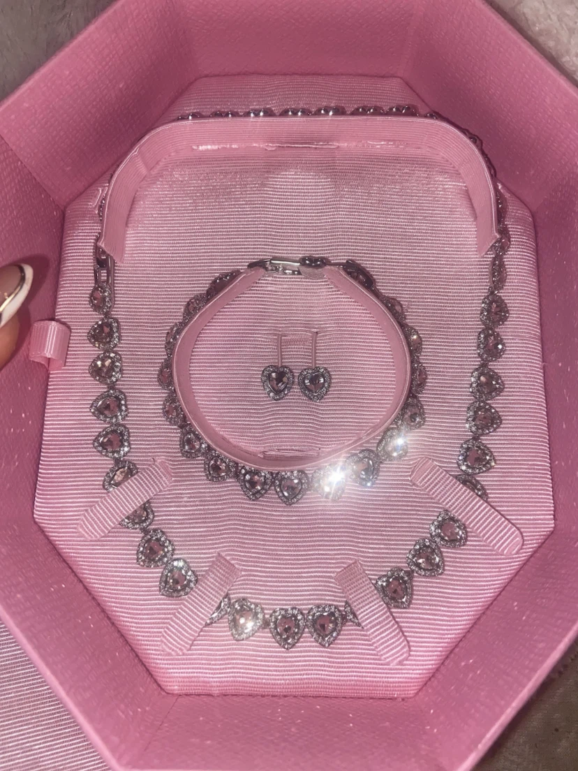 Limited Edition Swarovski x Ariana Grande Crystal Heart Set - photo 2