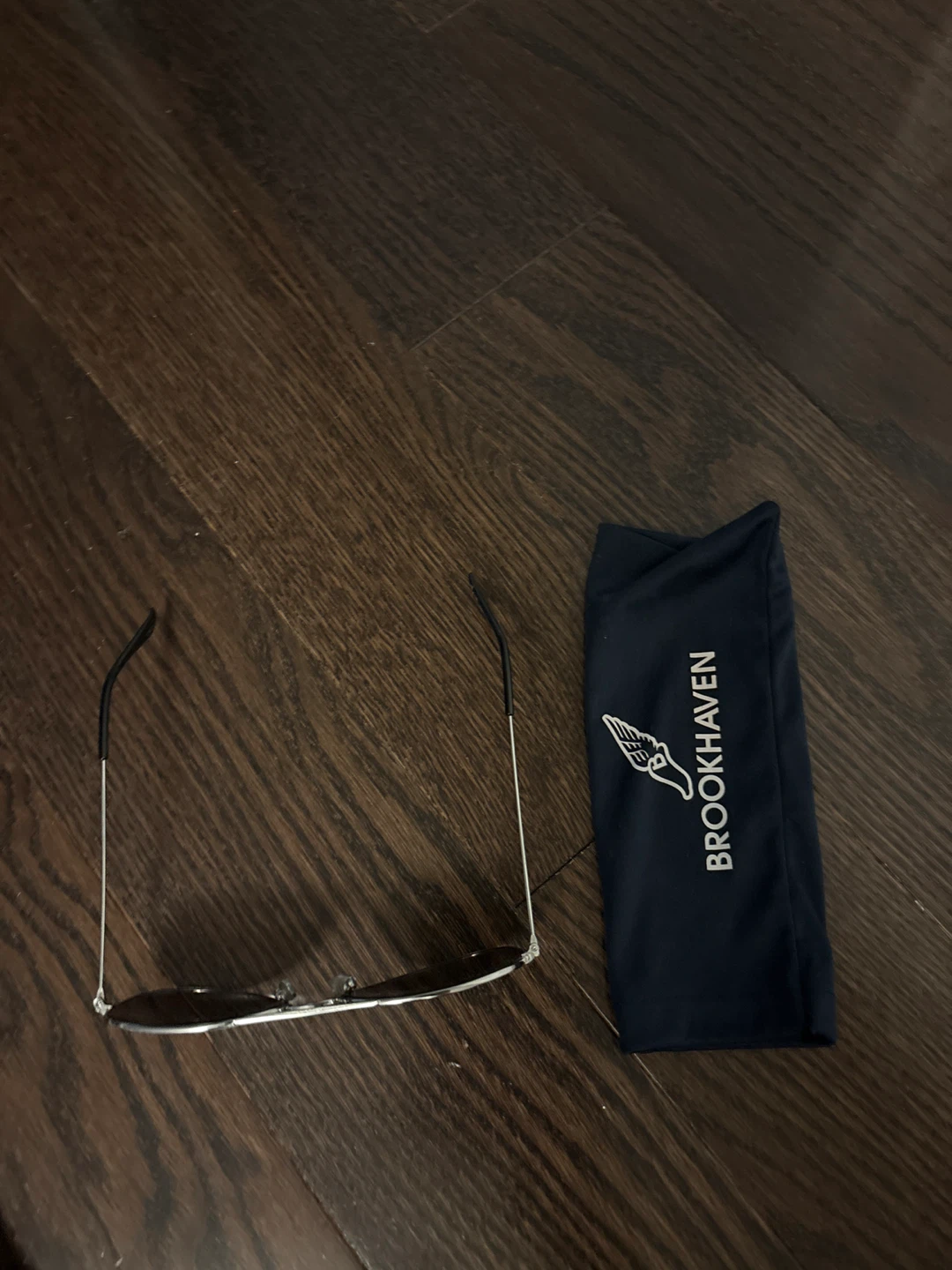 Aviator Sunglasses with Pouch