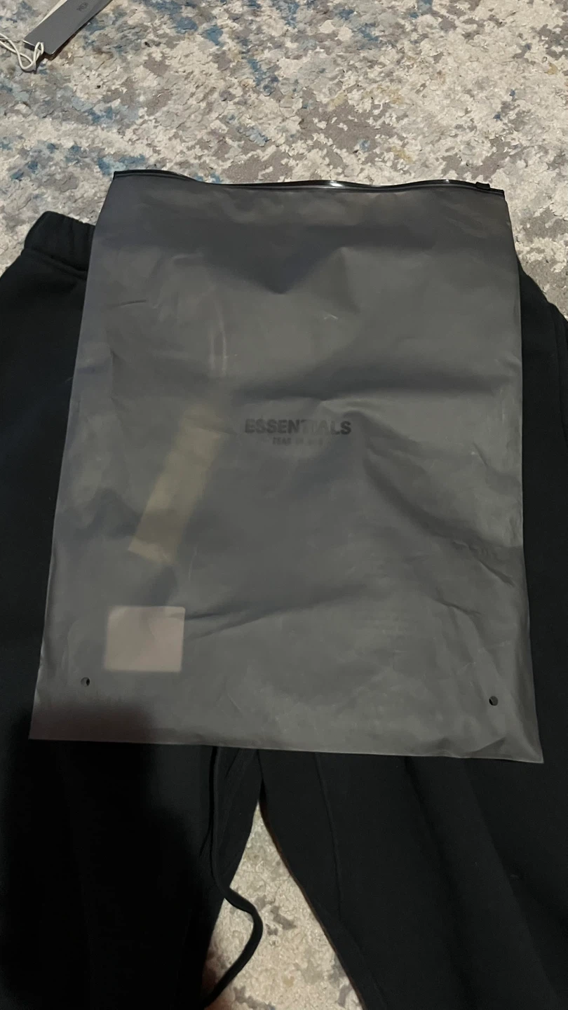 Fear of God Essentials Sweatpants Black - photo 4