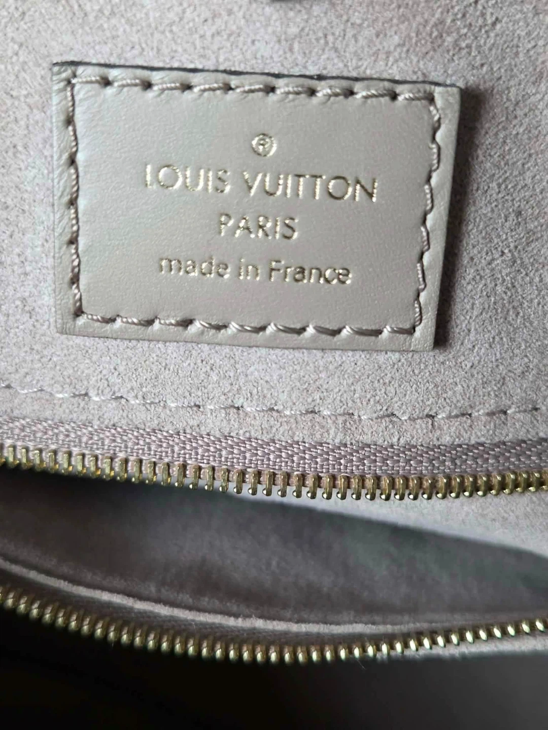 🎀 PRE-LOVED 🎀 Louis Vuitton On the go (OTG) Medium - photo 5