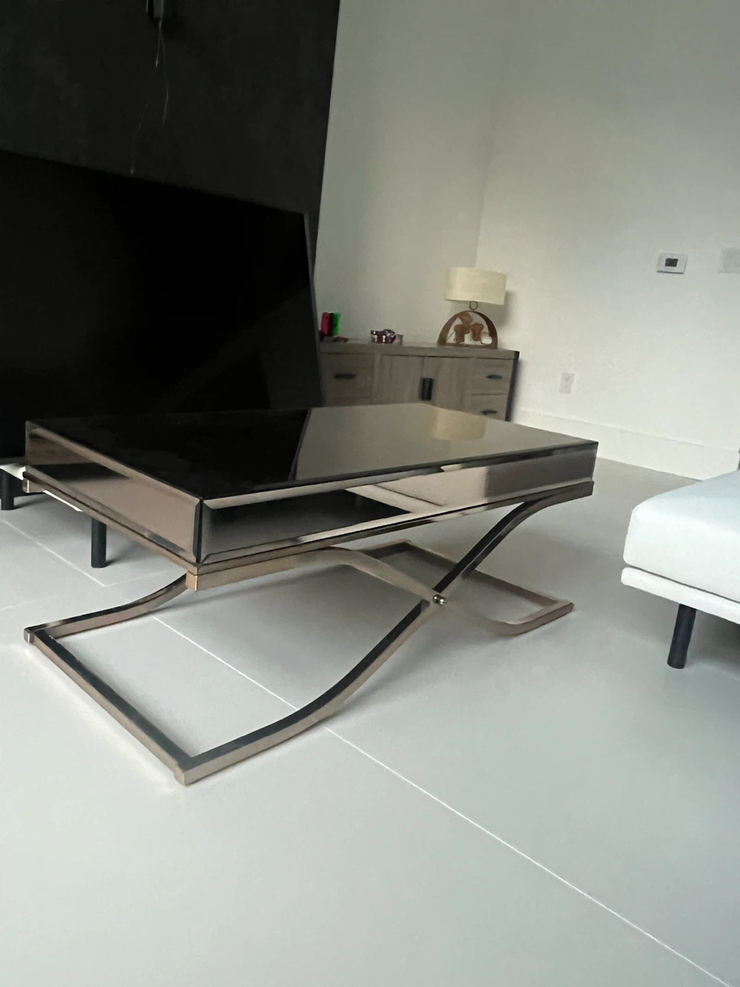 Modern Coffee Table with Mirrored Finish - photo 2