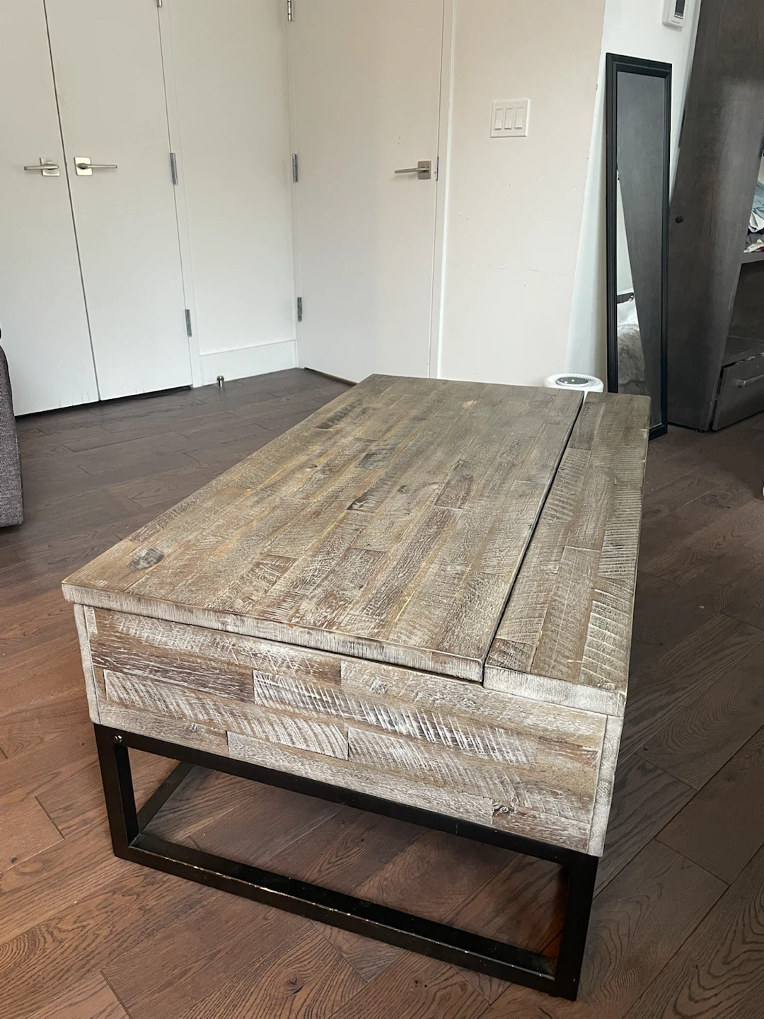East Hampton Distressed Grey Lift Top Cocktail Table by Jofran