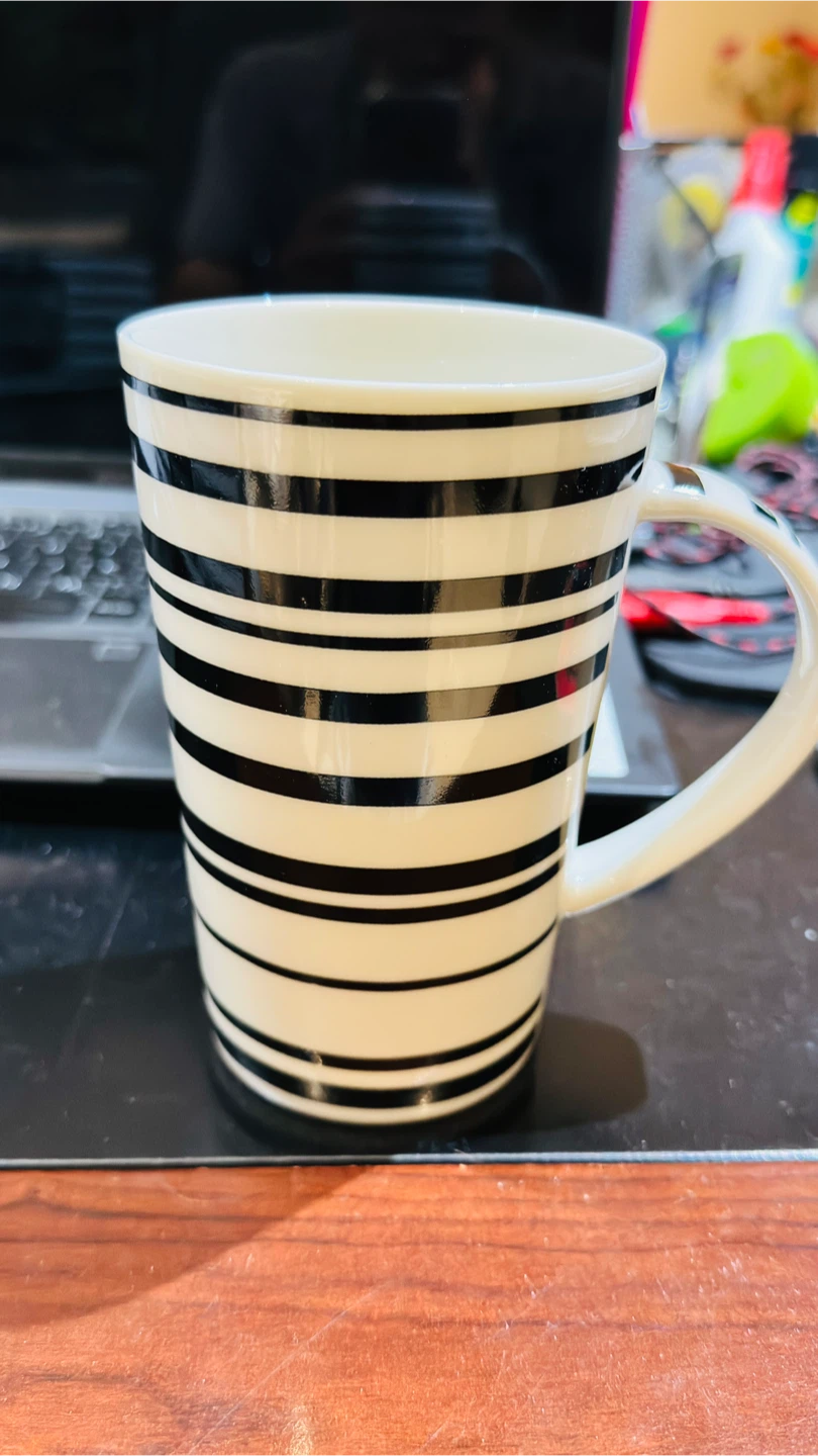 Maxwell & Williams Cafe Noir Set of 4 Mugs