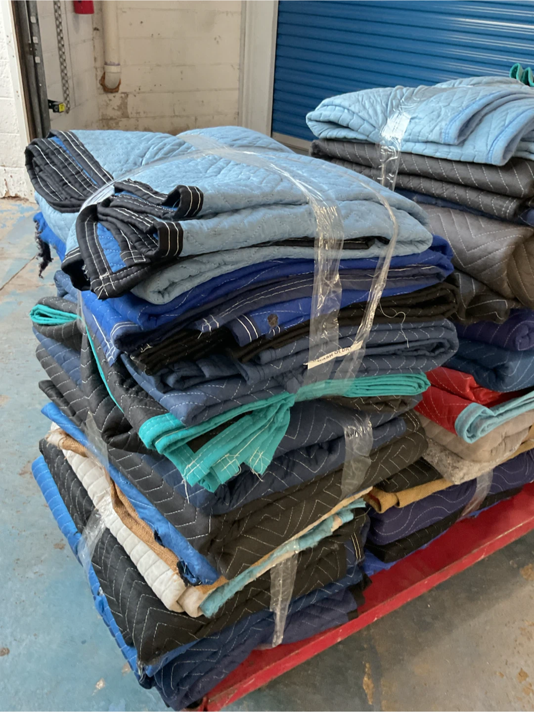 BUNDLE OF 5 MOVING BLANKETS - photo 2