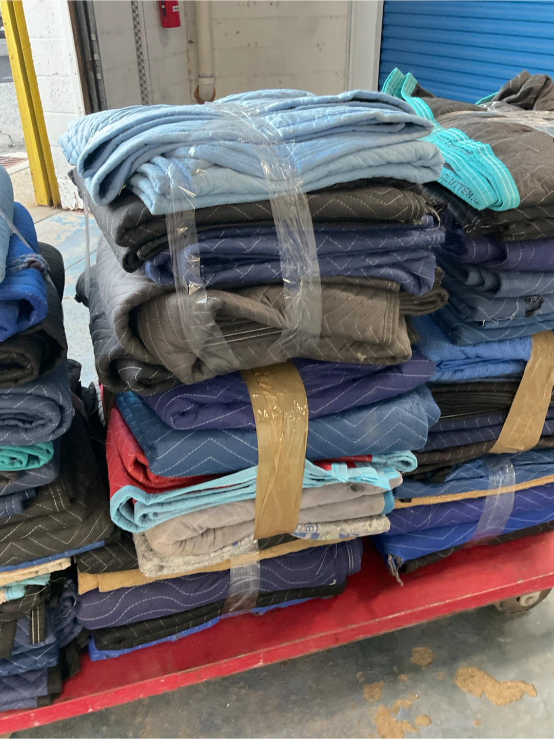 BUNDLE OF 5 MOVING BLANKETS - photo 3