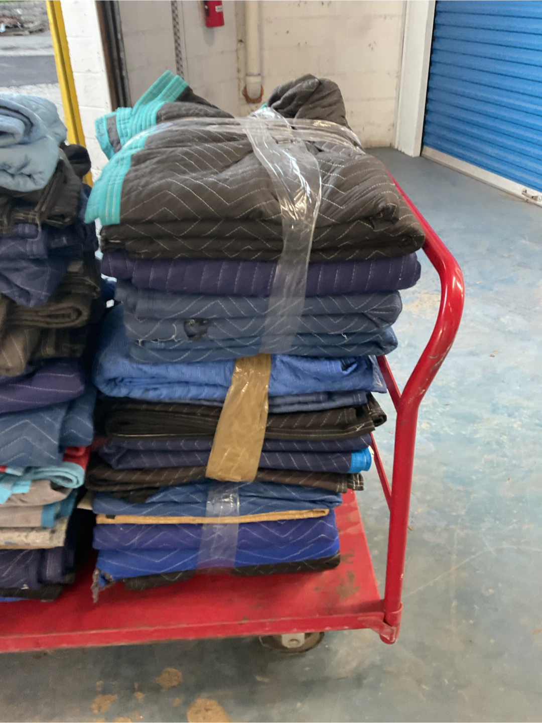 BUNDLE OF 5 MOVING BLANKETS - photo 4
