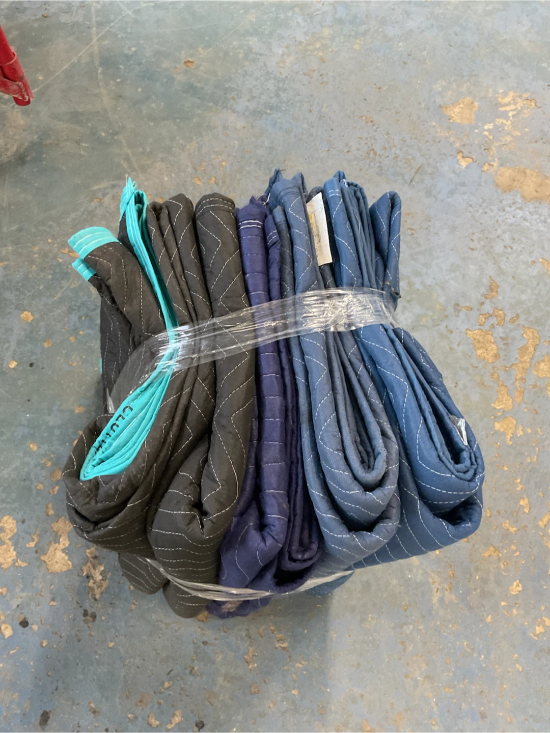 BUNDLE OF 5 MOVING BLANKETS - photo 5
