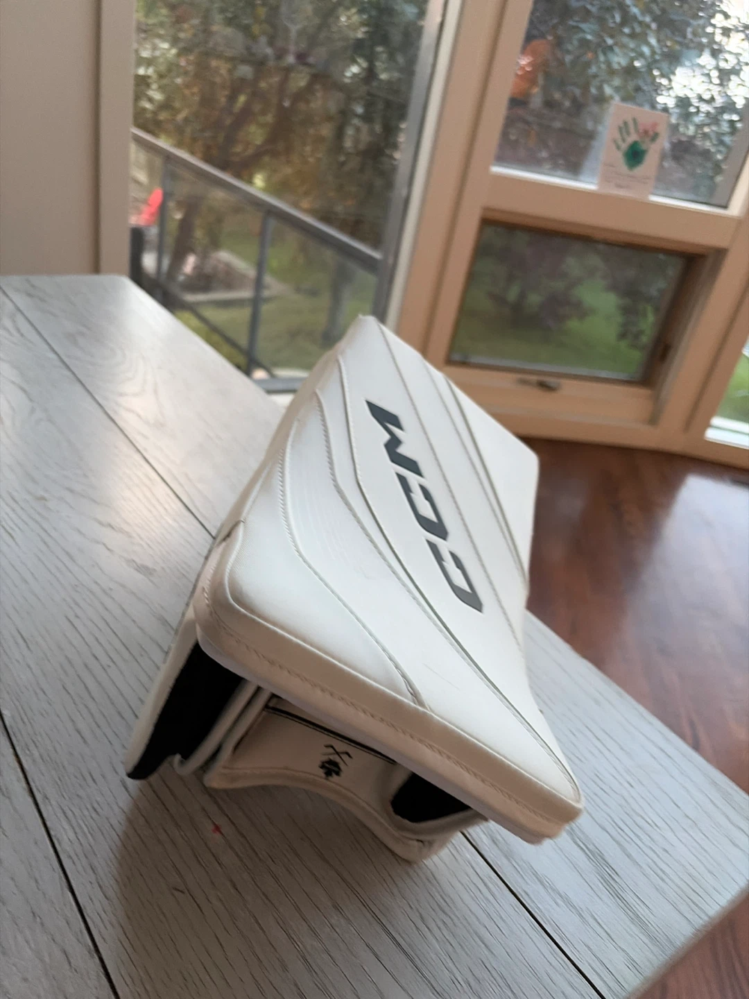 CCM EFlex 6.9 Goalie Blocker – Brand New - photo 2