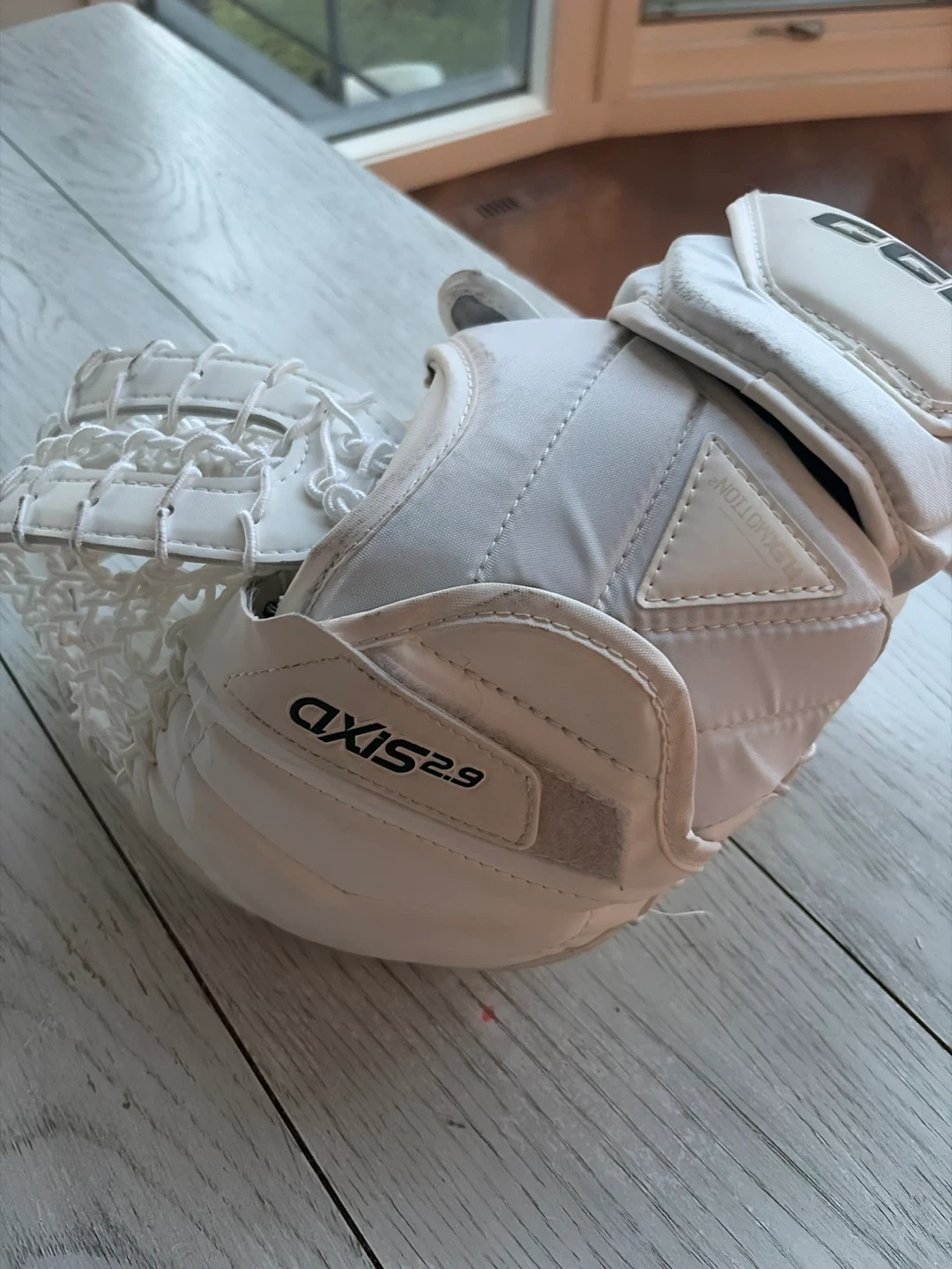CCM Axis 2.9 Goalie Glove – Brand New - photo 3