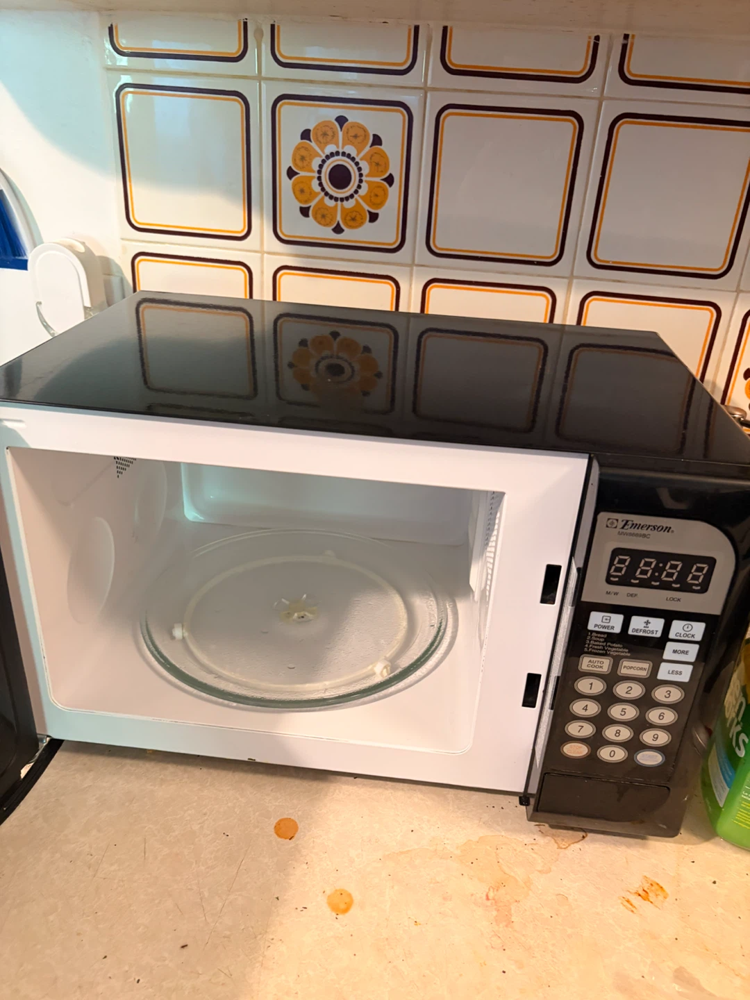 Emerson Microwave - photo 2