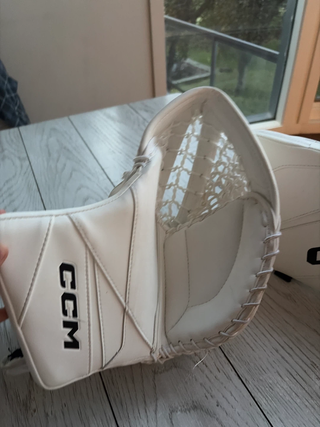 CCM EFlex 6.9 Blocker + Axis 2.9 Goalie Glove – Brand New - photo 2