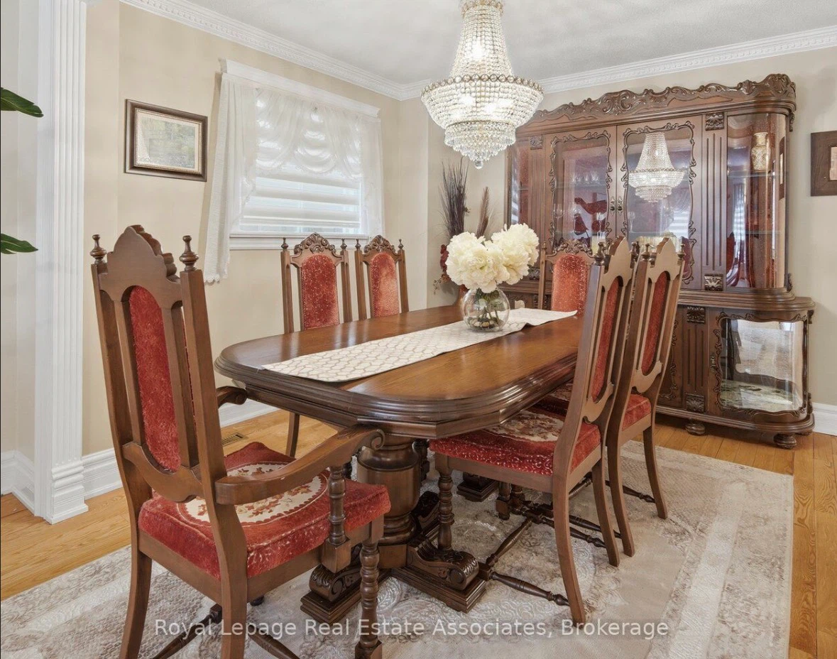 Solid Wood Extendable Dining Table - photo 5