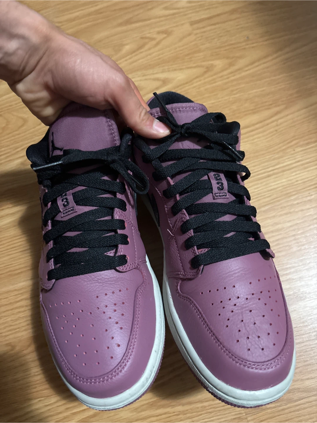 Air Jordan 1 Low SE - photo 2