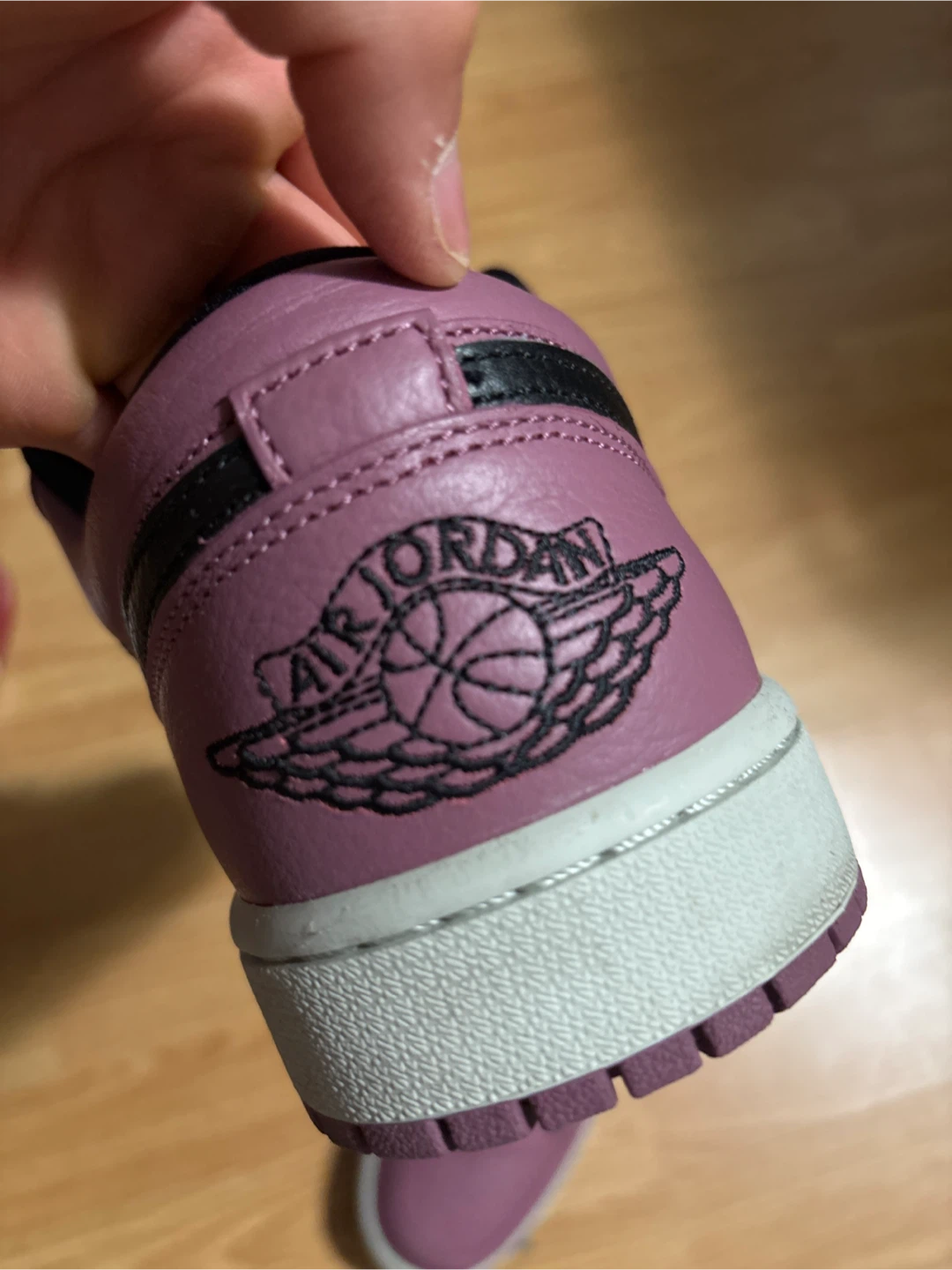 Air Jordan 1 Low SE - photo 4