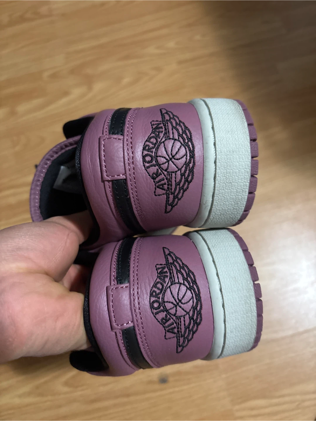 Air Jordan 1 Low SE - photo 5