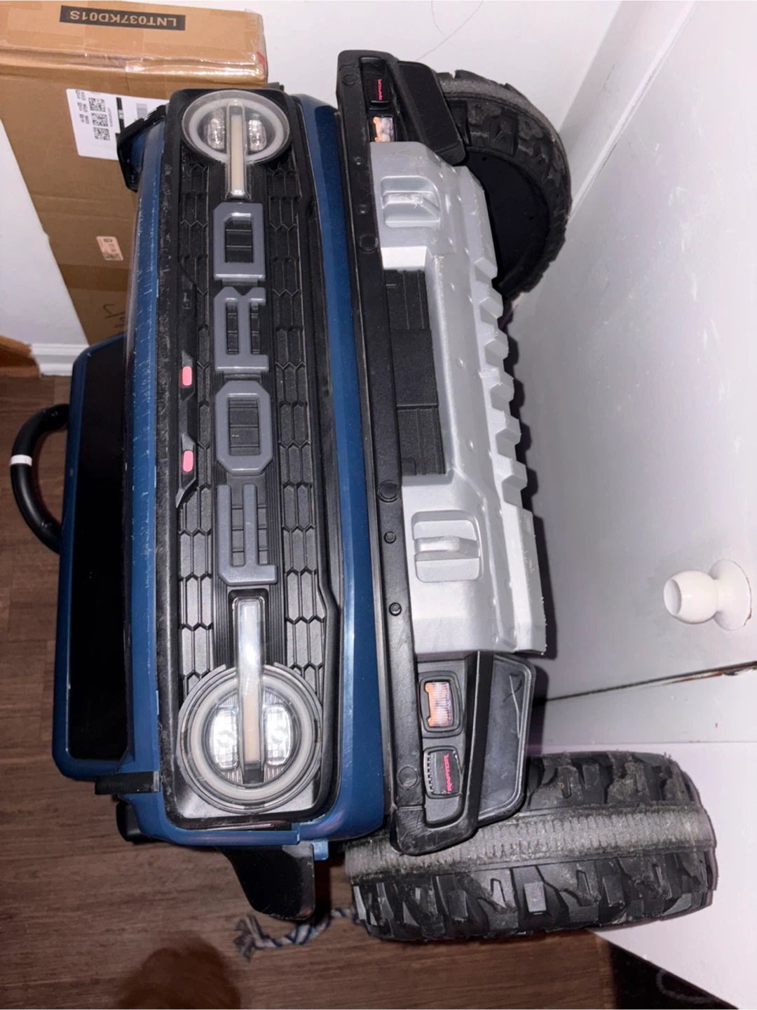 Used Blue Ford Bronco 24V Ride-On Toy Car - photo 3