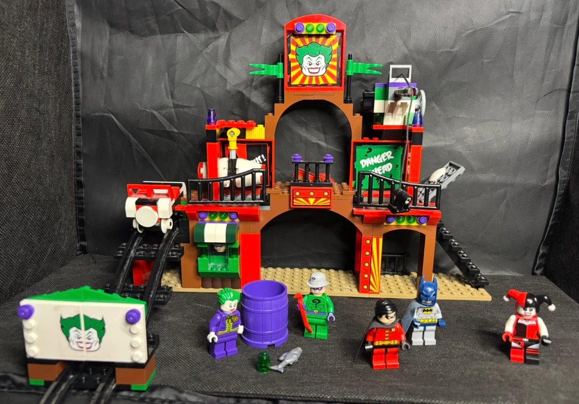 LEGO DC The Dynamic Duo Funhouse Escape #6857 - 97%