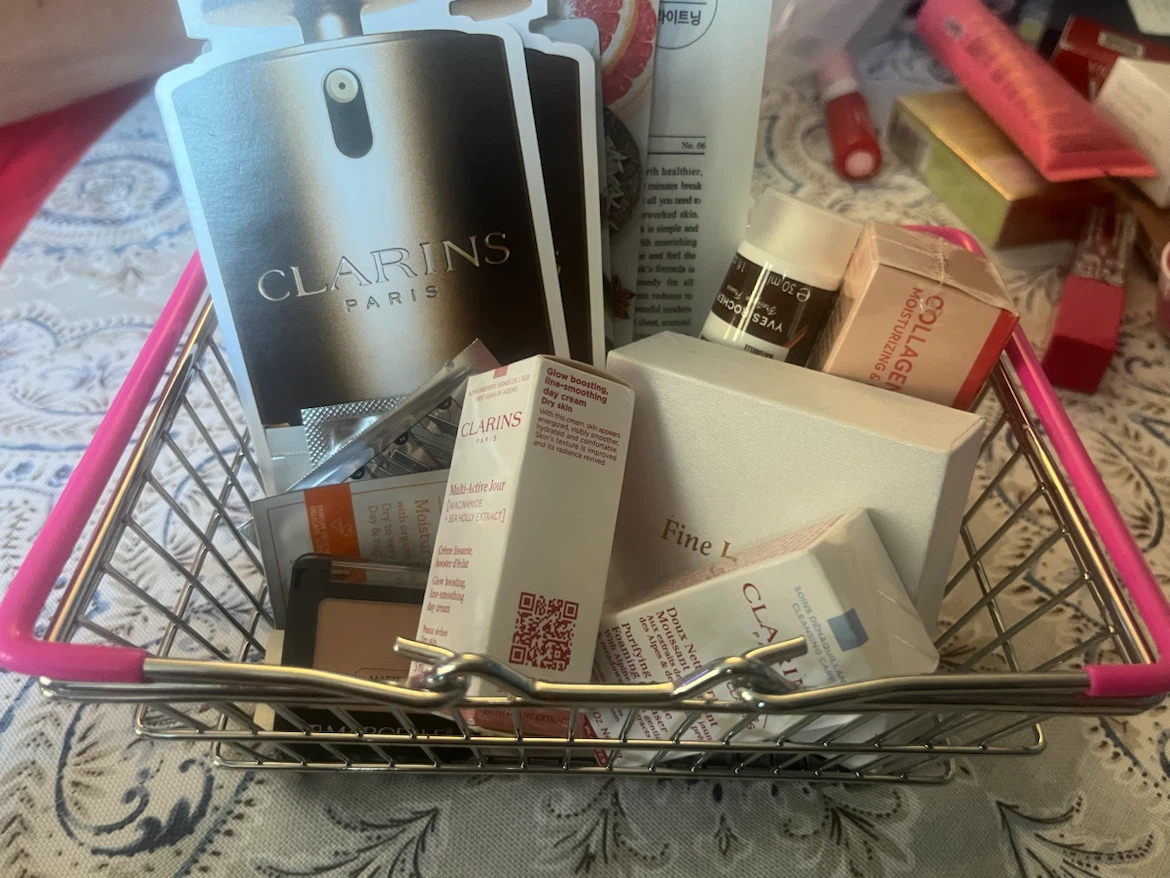 Clarins, Yves Rocher, and other beauty products gift basket - photo 2
